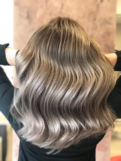 22VP Hairdresser