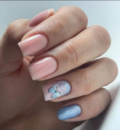 Adriana Toth Nails