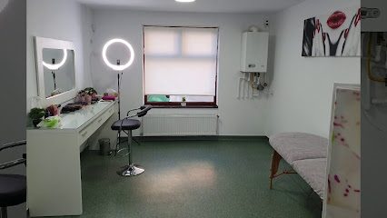 Alexandra Make-Up