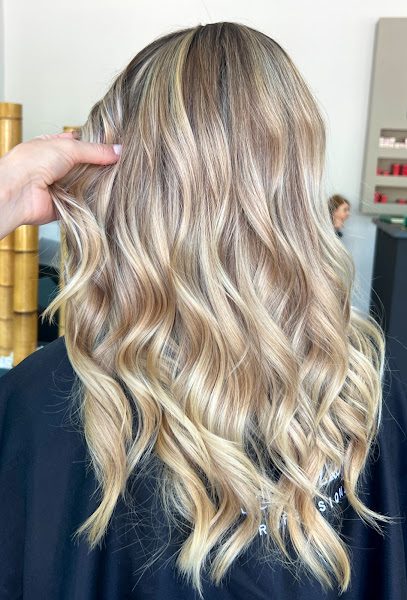 COLORISTI HAIR EXPERIENCE