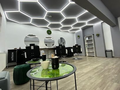 CROP MEN'S CORNER