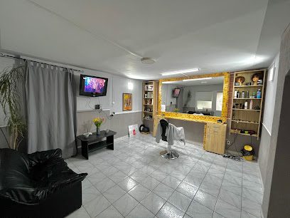 Csanád Barber Shop