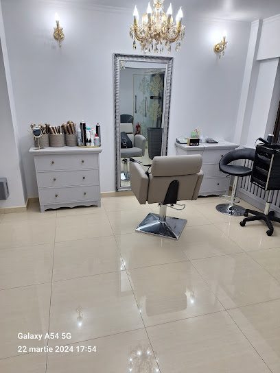 Deluxe Salon