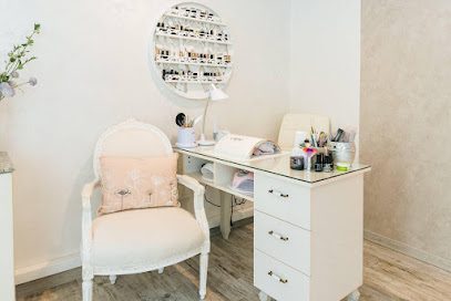 Eva's Nails & Beauty Lounge