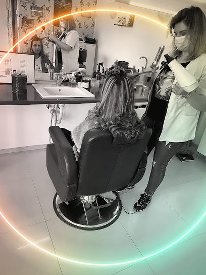 Flores' Salon