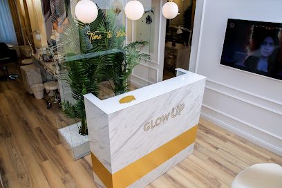 GLOW UP - BUCUREȘTI