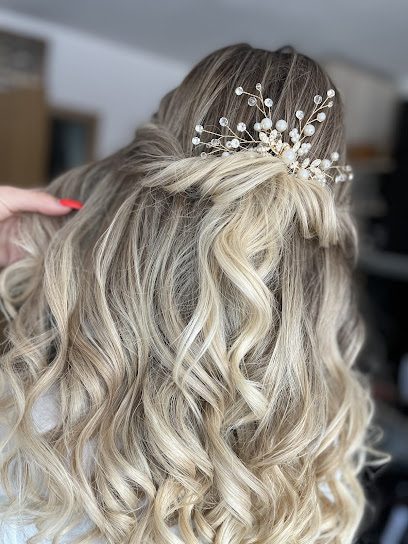 Hairstyle by Bianca Stefania