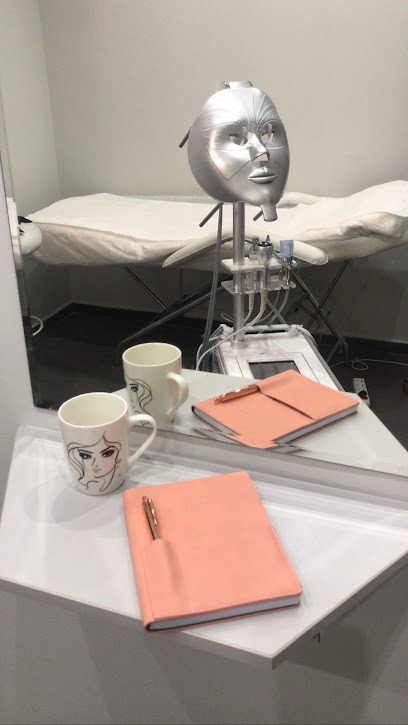 Iulia Biris beautician