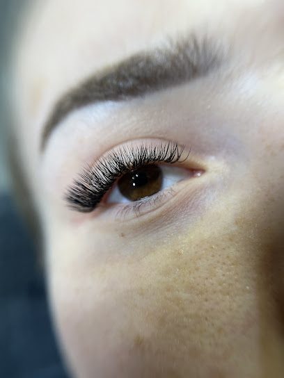 Iulia Condrache Eyelashes and Beauty