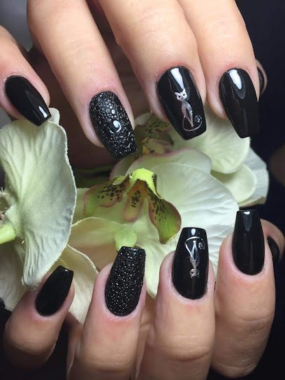 Miaa Mika Nails Art