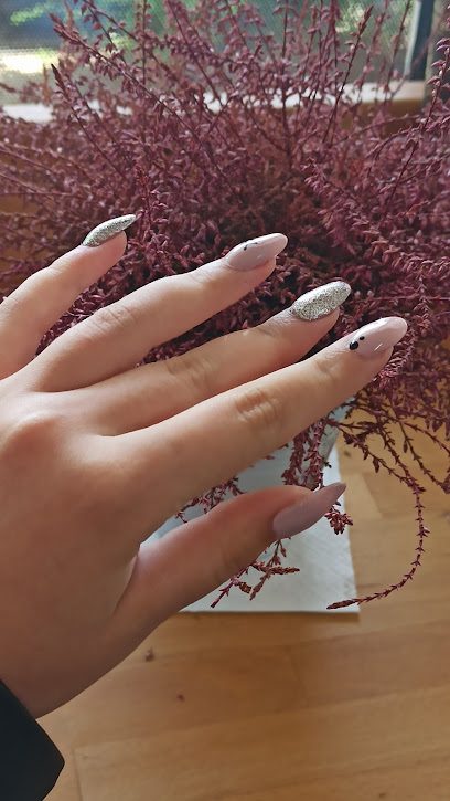 Nails & Coffee Studio