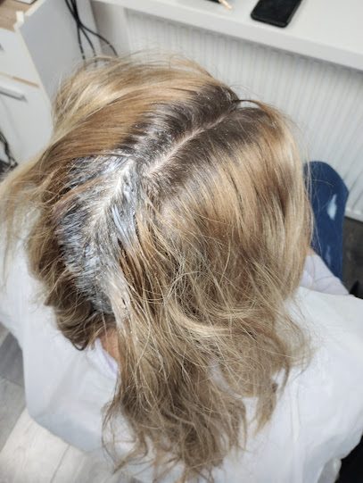 Salon Dora