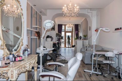 Salon Elegant Style