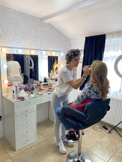 Salon Make-up Artist Ana Maria Hategan