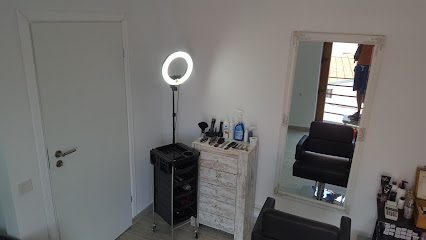 Salon Select Studio