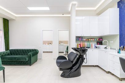 Signorina Salon