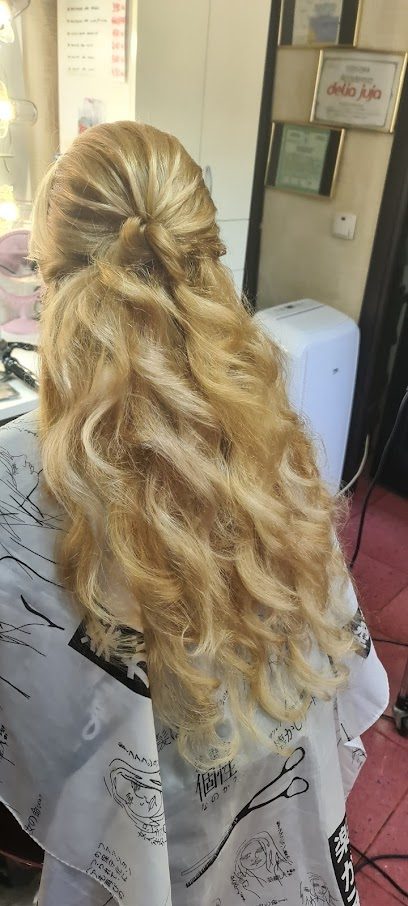 Simona Maria Hairstyle