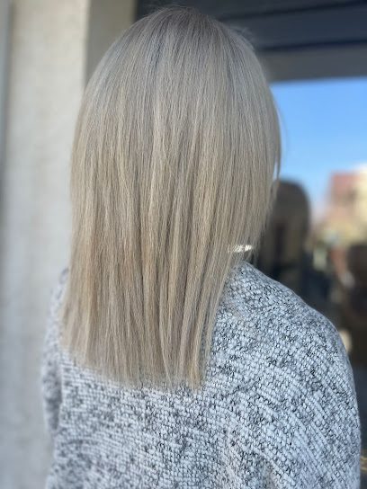 THEISS&CRIS BEAUTY SALON